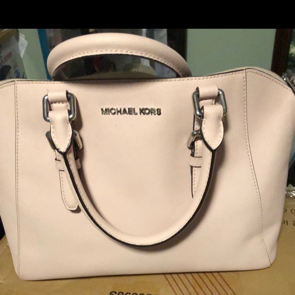 Michael Kors purse like new 16 wide x9 high